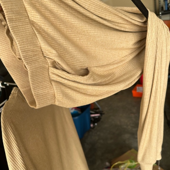 EUC tan lounge set size Large - Picture 6 of 6